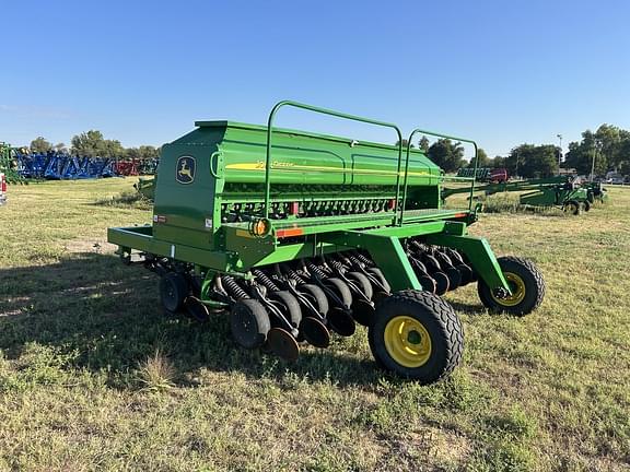 Image of John Deere 1590 equipment image 3