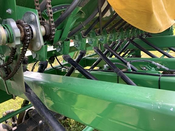 Image of John Deere 1590 equipment image 4