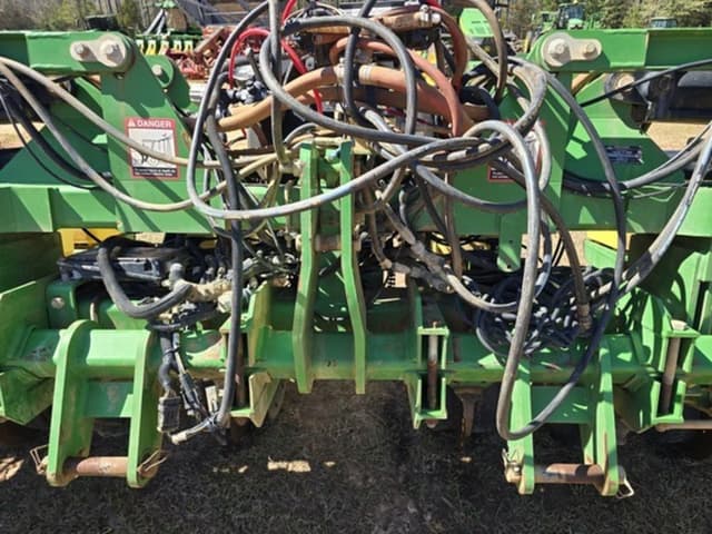 Image of John Deere 1725 equipment image 2