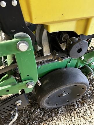Image of John Deere 1725 equipment image 4