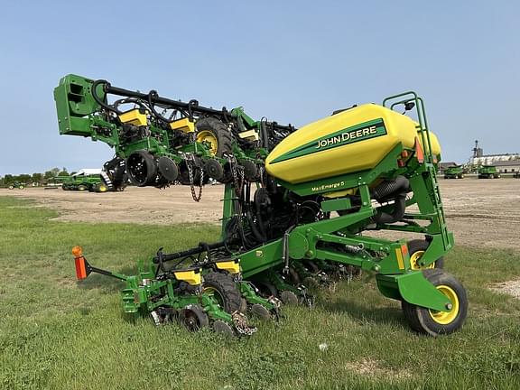 Image of John Deere 1725 Primary image
