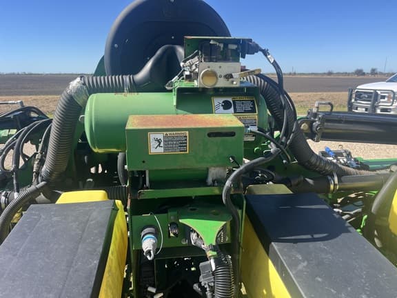 Image of John Deere 1725 equipment image 4