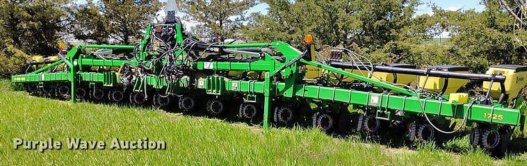 Image of John Deere 1725 Primary image