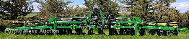 Image of John Deere 1725 equipment image 1