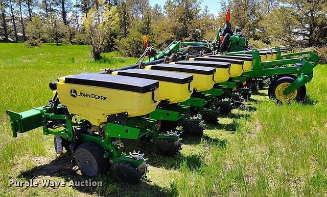Image of John Deere 1725 equipment image 4