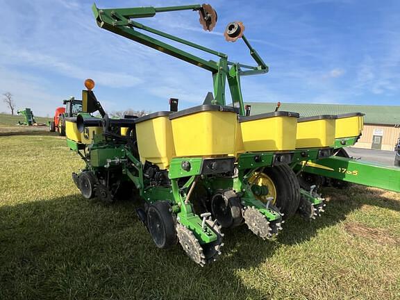 Image of John Deere 1765 Primary image