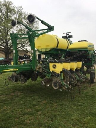 Main image John Deere 1775