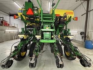 Main image John Deere 1775 4