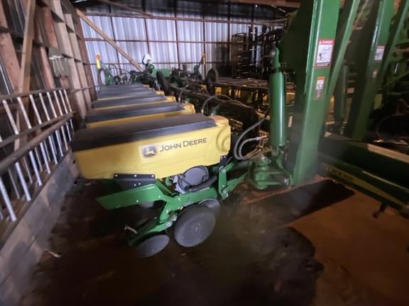Image of John Deere 1775 equipment image 2