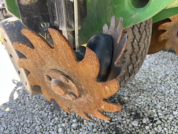 Image of John Deere 1775 equipment image 1