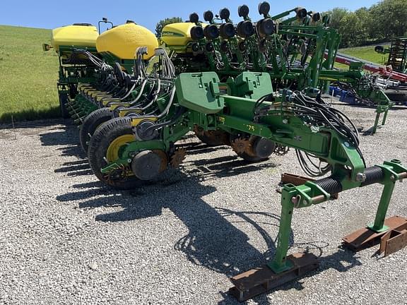 Image of John Deere 1775 Primary image