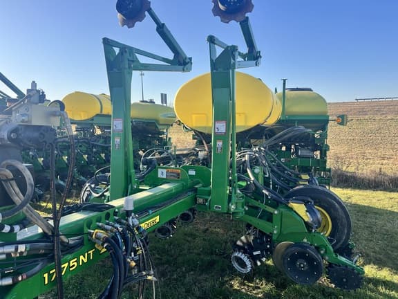 Image of John Deere 1775 equipment image 1