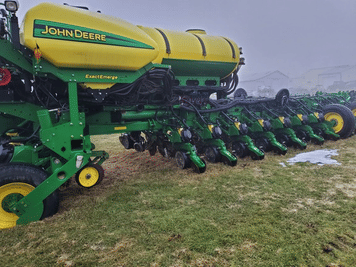 Main image John Deere 1775