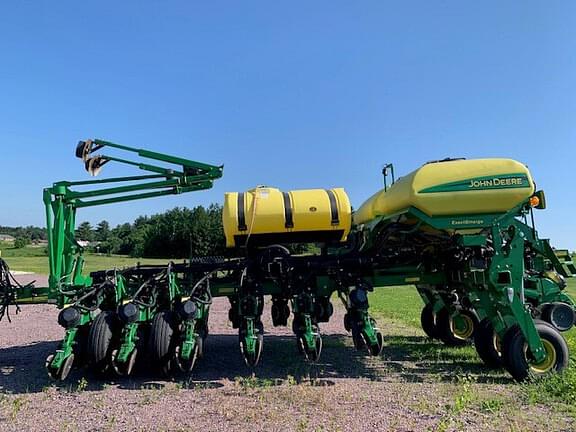 Image of John Deere 1775 Primary image