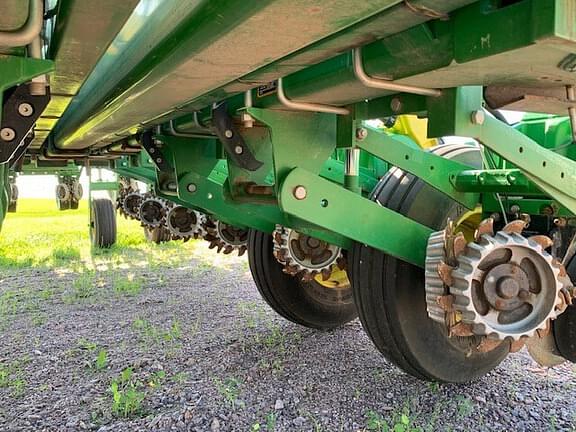 Image of John Deere 1775 equipment image 3