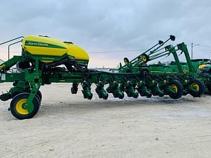 Main image John Deere 1775 3