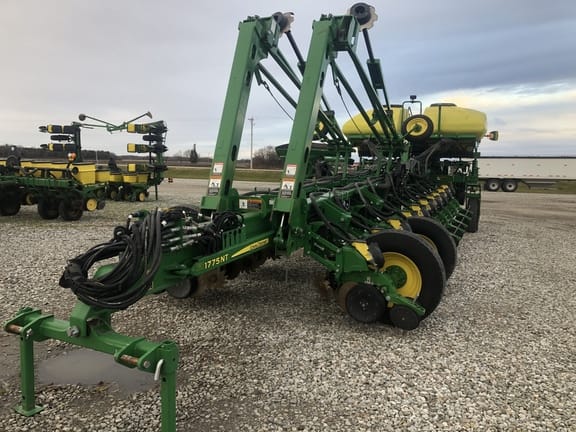 Main image John Deere 1775