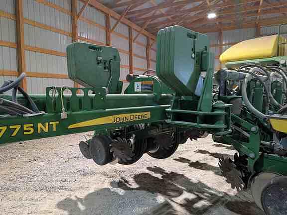 Image of John Deere 1775 equipment image 2