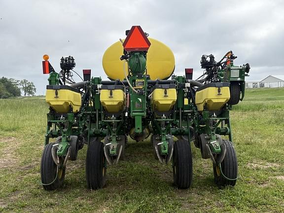 Image of John Deere 1775 Primary image