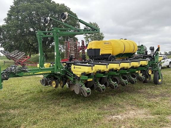 Image of John Deere 1775 equipment image 1