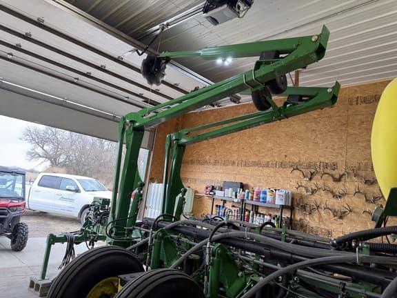 Image of John Deere 1775NT equipment image 2