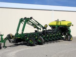2015 John Deere 1775 Image