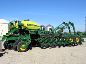 2015 John Deere 1775 Image