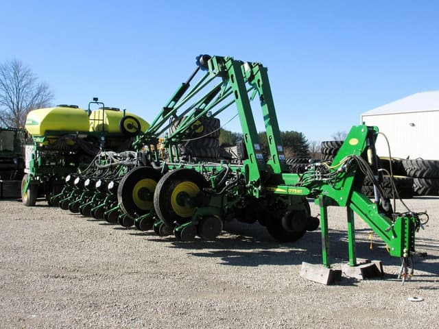 Image of John Deere 1775 equipment image 1