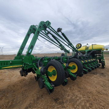 Main image John Deere 1775