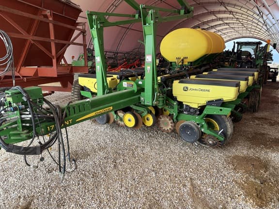 Image of John Deere 1775 equipment image 2