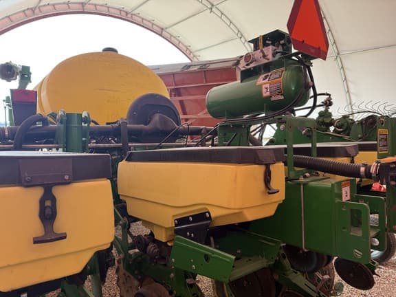 Image of John Deere 1775 equipment image 4