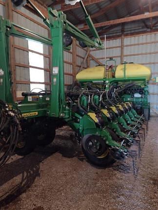 Image of John Deere 1775 equipment image 1