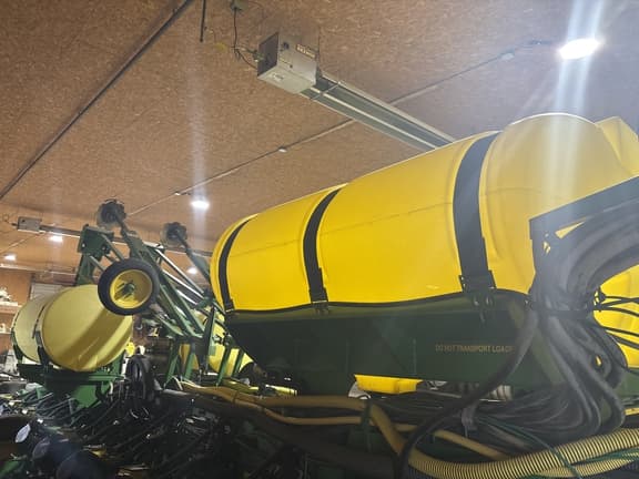 Image of John Deere 1775 equipment image 3