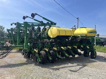 Main image John Deere 1775
