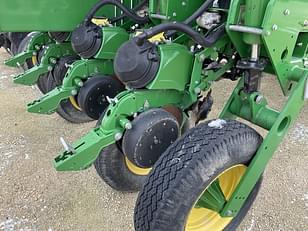 Main image John Deere 1775 16