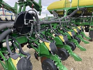 Main image John Deere 1775 8