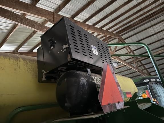 Image of John Deere 1775 equipment image 4