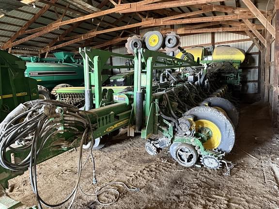 Image of John Deere 1775 Primary image