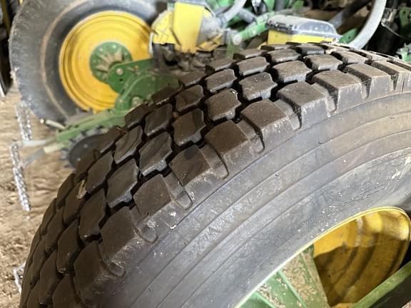 Image of John Deere 1775 equipment image 2