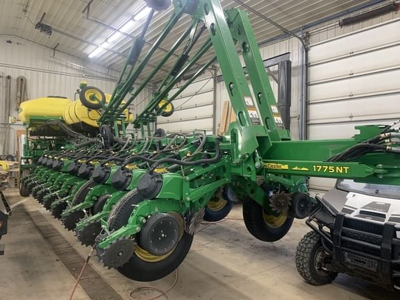 Main image John Deere 1775