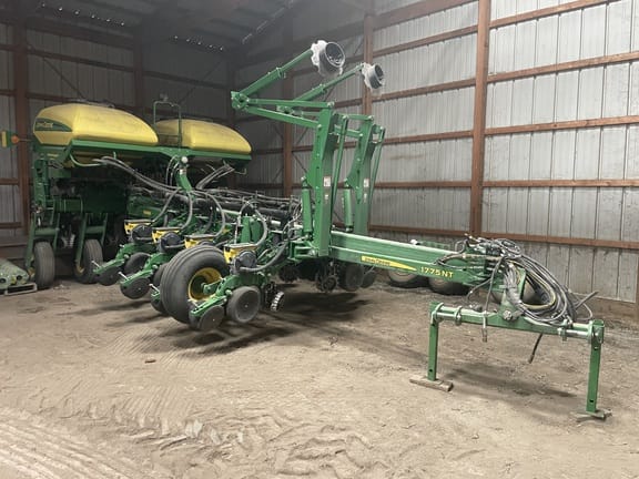 2015 John Deere 1775 Equipment Image0