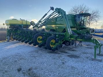 Main image John Deere 1775