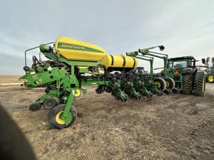 2015 John Deere 1775 Image