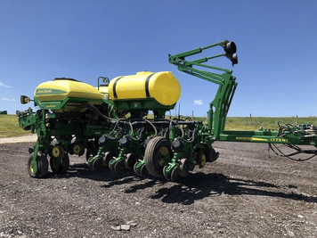 Main image John Deere 1775