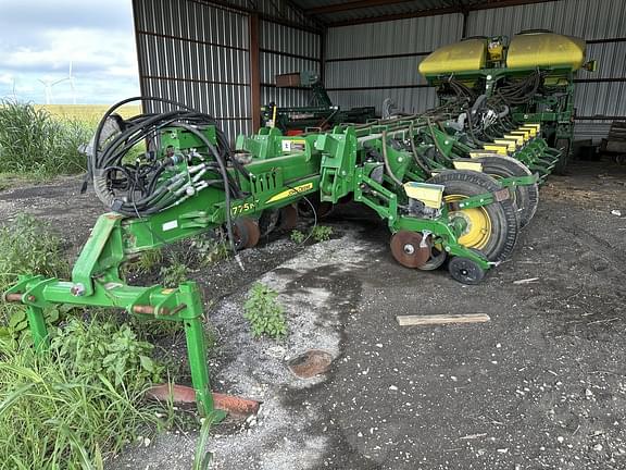 Image of John Deere 1775 Primary image