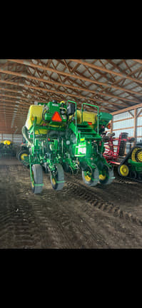 Image of John Deere 1775 equipment image 3