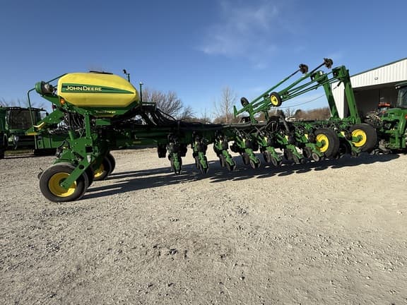 Image of John Deere 1775 Primary image