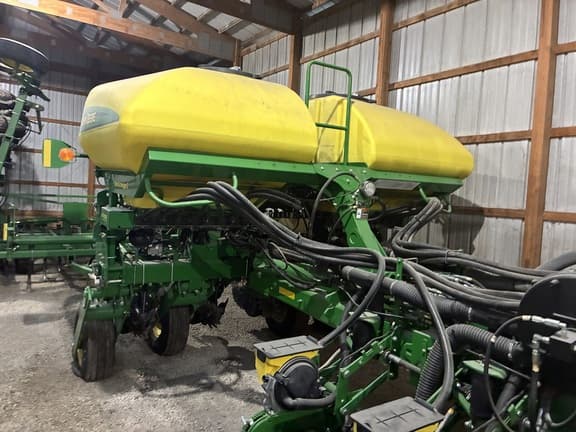 Image of John Deere 1775 equipment image 1