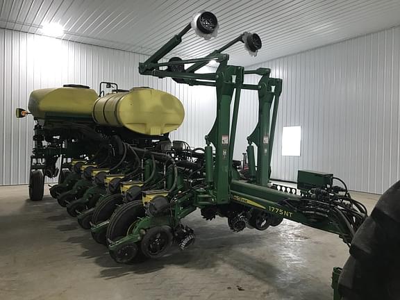 Image of John Deere 1775 equipment image 2