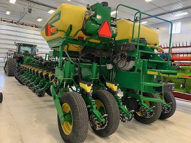 Image of John Deere 1775 Primary image